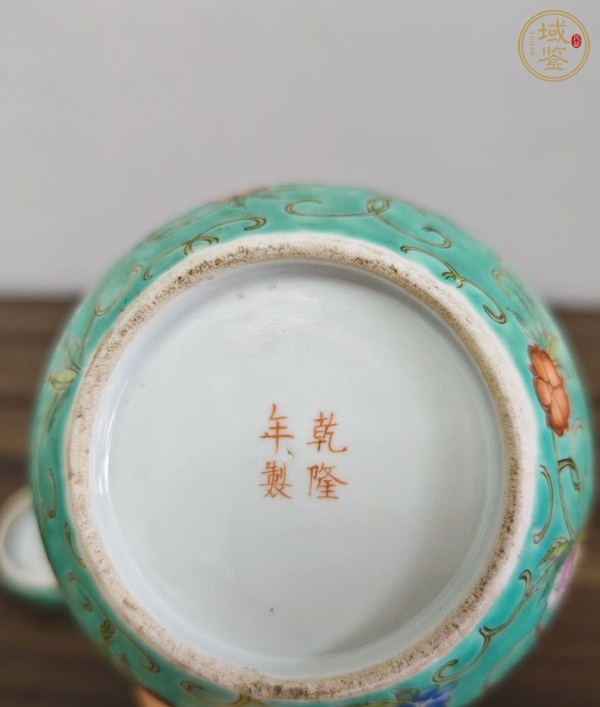 古玩陶瓷花蝶紋粉彩罐真品鑒賞圖