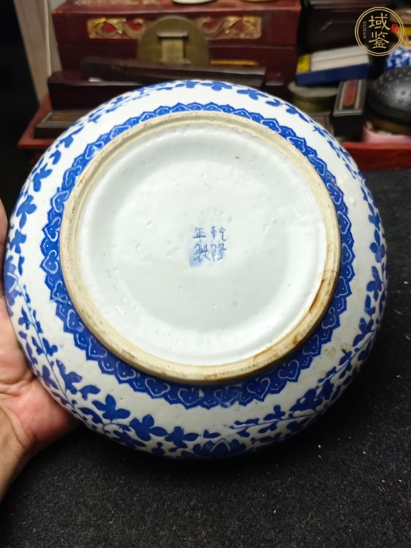 古玩陶瓷花卉紋青花洗真品鑒賞圖