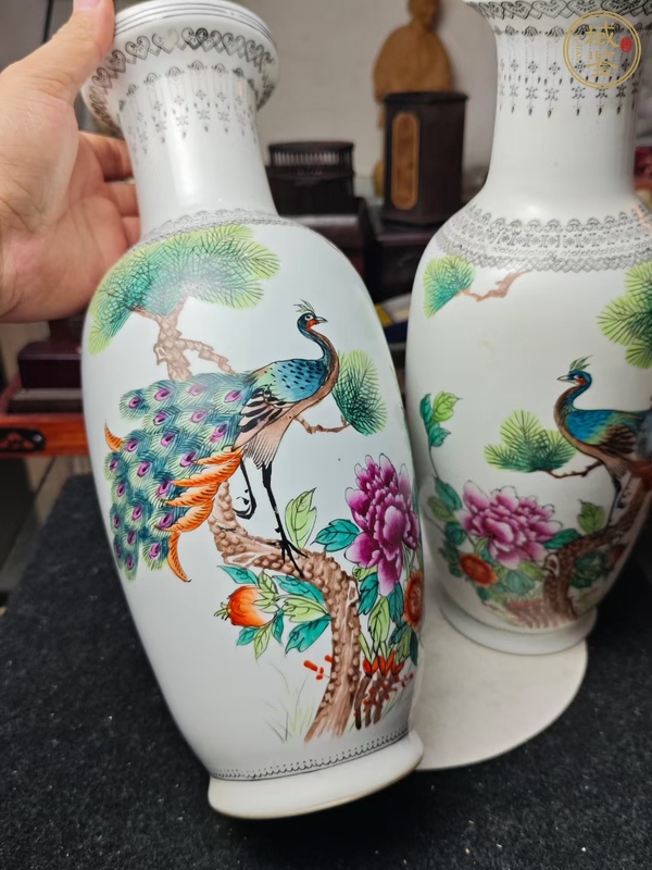 古玩陶瓷花鳥紋瓶真品鑒賞圖