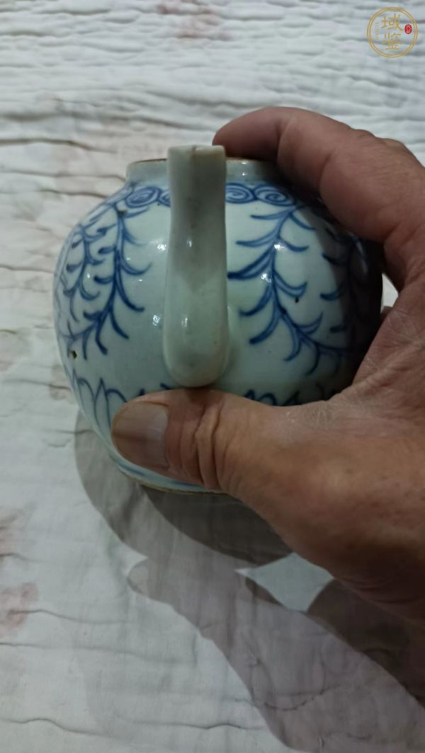 古玩陶瓷青化纏枝蓮茶壺真品鑒賞圖