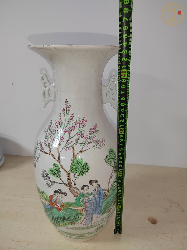 古玩陶瓷仕女紋彩繪瓶真品鑒賞圖