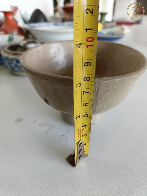 古玩陶瓷龍泉窯系青釉高足碗真品鑒賞圖