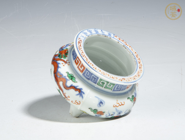 古玩陶瓷晚清·青花五彩龍鳳呈祥紋三足爐真品鑒賞圖