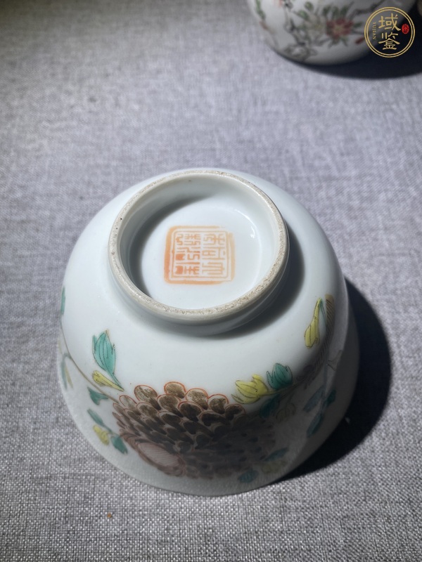 古玩陶瓷同治細路粉彩花口杯真品鑒賞圖