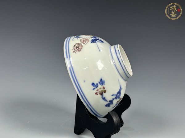古玩陶瓷明末清初·青花釉里紅花卉紋茶圓真品鑒賞圖