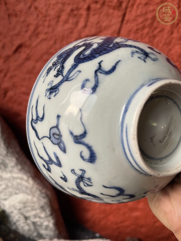 古玩陶瓷青花趕珠龍紋茶碗真品鑒賞圖