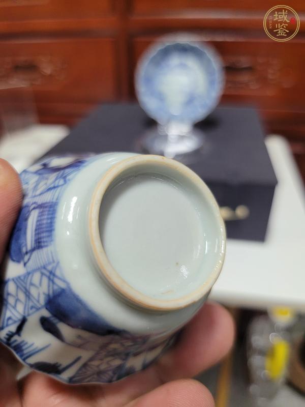 古玩陶瓷山水紋青花杯盤真品鑒賞圖