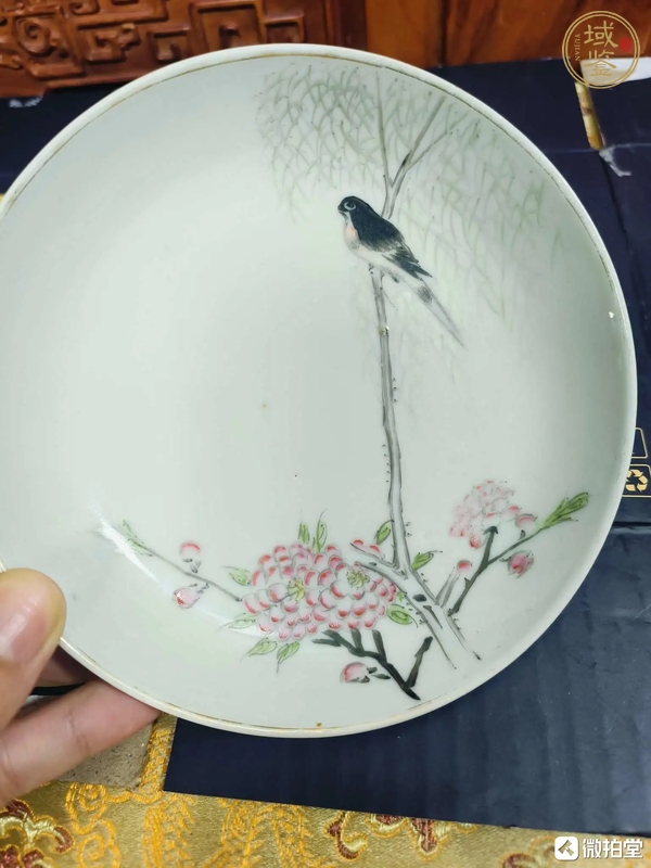 古玩陶瓷花鳥紋粉彩盤真品鑒賞圖