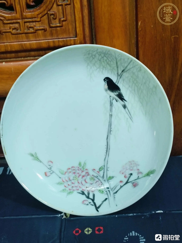 古玩陶瓷花鳥紋粉彩盤真品鑒賞圖