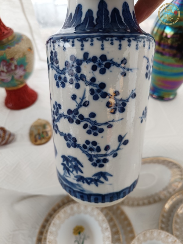 古玩陶瓷花鳥紋青花瓶真品鑒賞圖