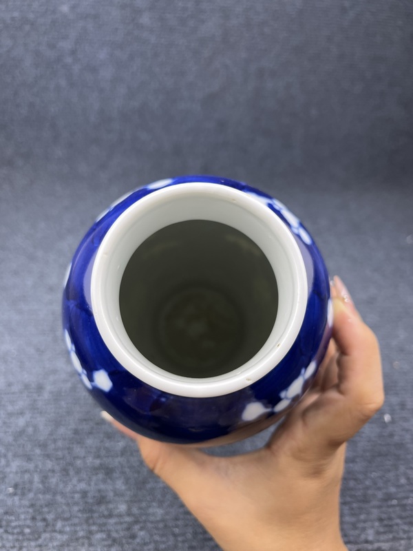 古玩陶瓷冰梅雞腿瓶拍賣,當前價格800元