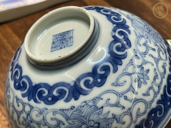 古玩陶瓷青花淡描纏枝花卉紋茶碗真品鑒賞圖