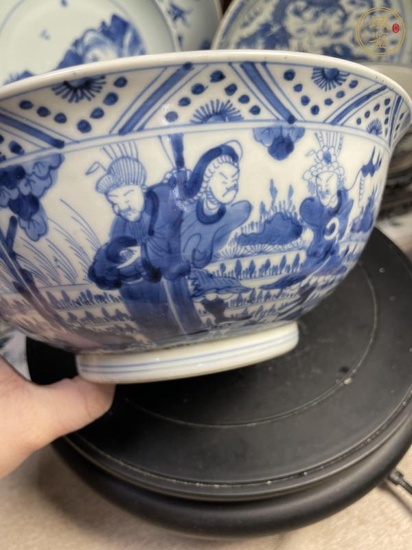 古玩陶瓷青花八蠻進(jìn)寶圖墩式碗真品鑒賞圖