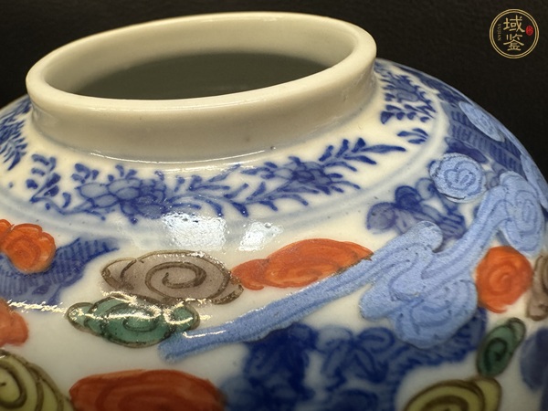 古玩陶瓷青花五彩人物罐真品鑒賞圖