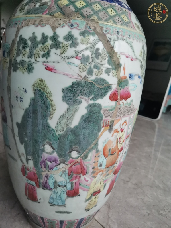 古玩陶瓷粉彩人物故事紋撇口瓶真品鑒賞圖