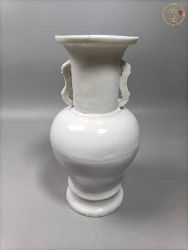 古玩陶瓷德化窯雙耳瓶真品鑒賞圖