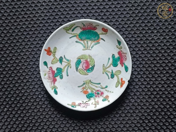古玩陶瓷粉彩四季花卉紋盤真品鑒賞圖