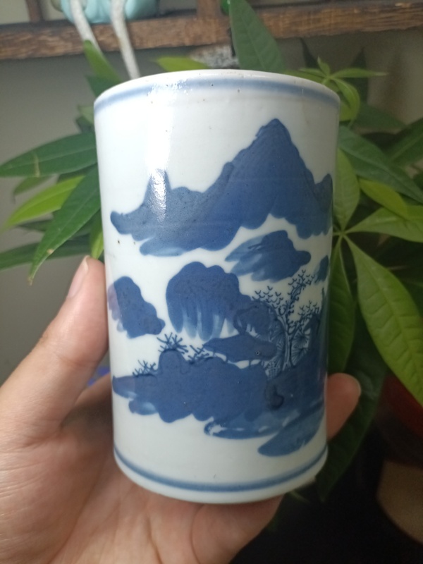 古玩陶瓷（隨單贈(zèng)送禮品）清道咸山水紋青花筆筒拍賣，當(dāng)前價(jià)格3800元