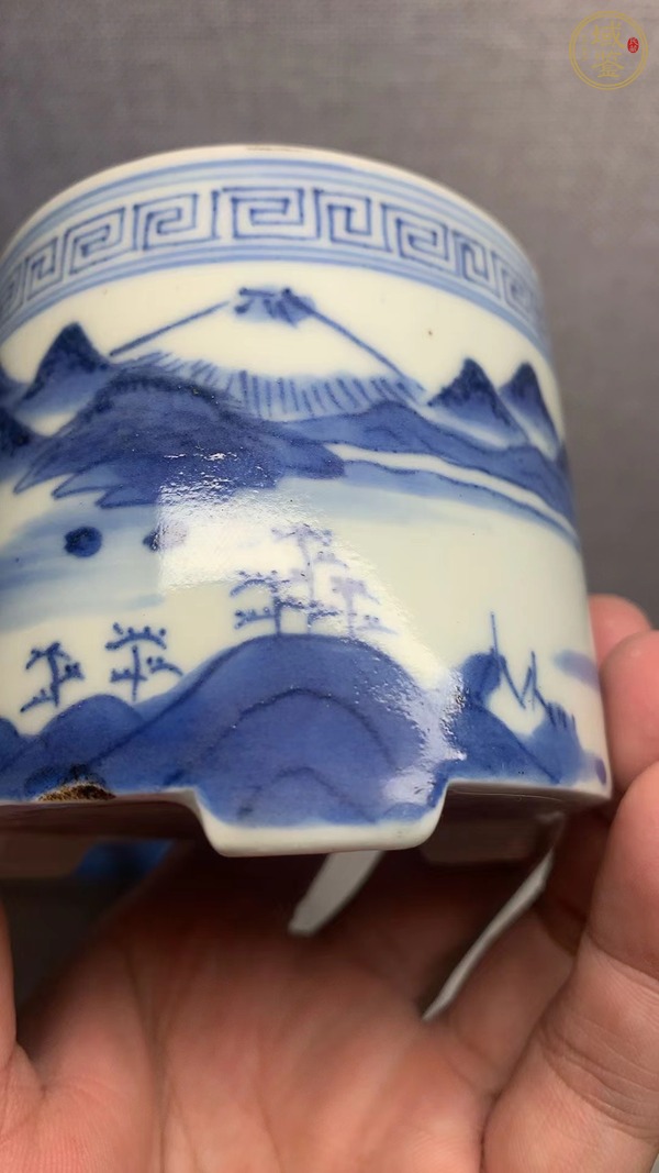 古玩陶瓷山水紋青花香爐真品鑒賞圖