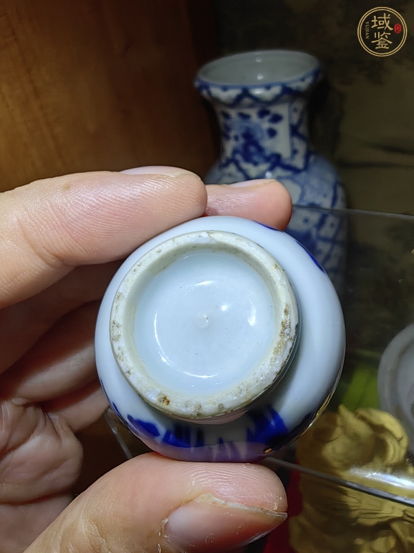 古玩陶瓷花卉紋青花錐把瓶真品鑒賞圖