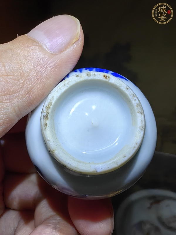 古玩陶瓷花卉紋青花錐把瓶真品鑒賞圖