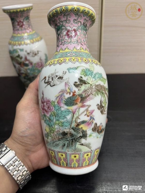 古玩陶瓷粉彩花鳥紋花蘭瓶一對真品鑒賞圖