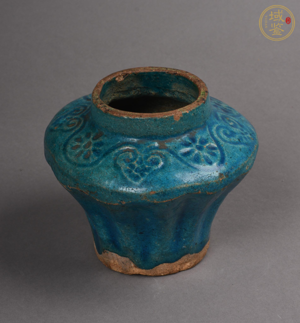 古玩陶瓷孔雀藍(lán)釉印花小罐真品鑒賞圖