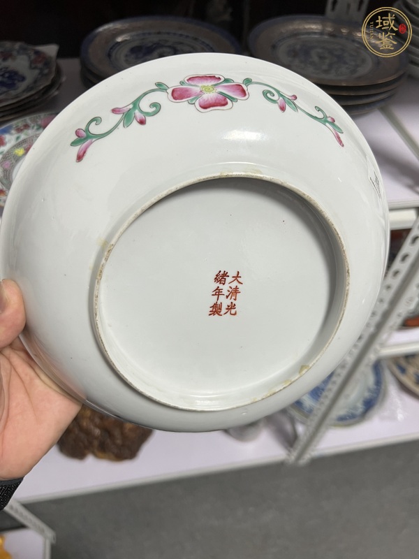 古玩陶瓷皮球花粉彩盤真品鑒賞圖