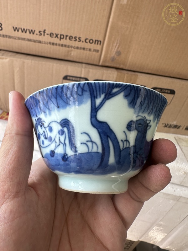 古玩陶瓷青花柳蔭駿馬圖茶碗真品鑒賞圖