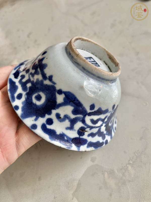 古玩陶瓷花卉紋青花碗真品鑒賞圖