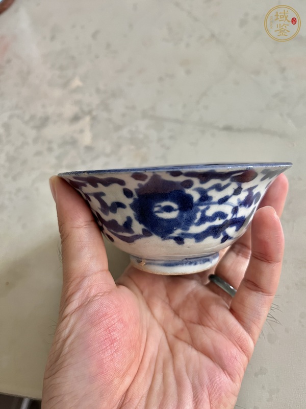 古玩陶瓷花卉紋青花碗真品鑒賞圖