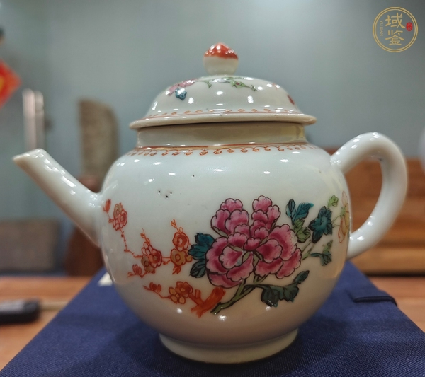 古玩陶瓷花卉紋粉彩執(zhí)壺真品鑒賞圖