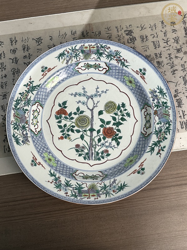 古玩陶瓷青花加彩盤真品鑒賞圖