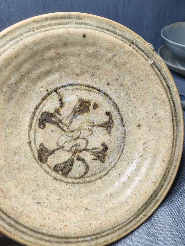 古玩陶瓷館藏級珍品宋代青花花卉紋折沿大盤拍賣,當前價格19800元