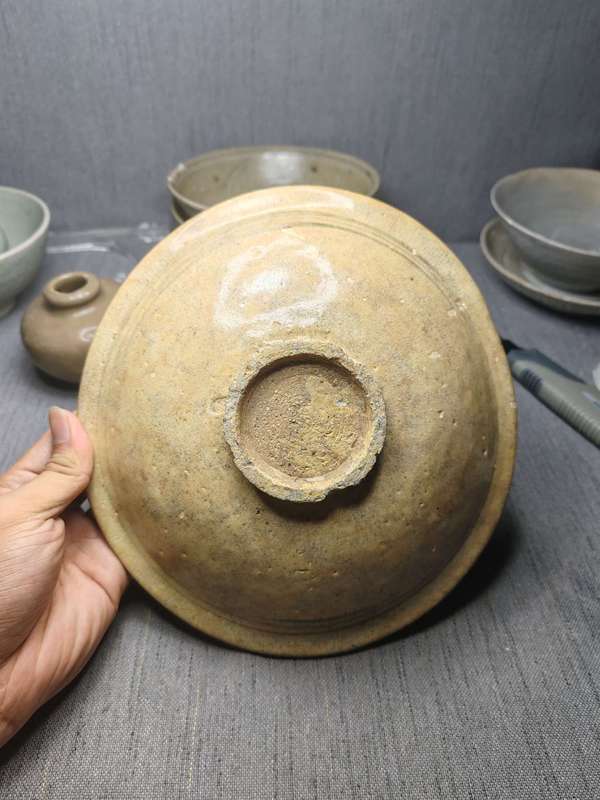 古玩陶瓷館藏級珍品宋代青花花卉紋折沿大盤拍賣,當前價格19800元