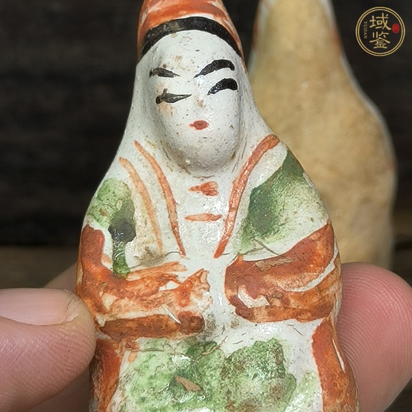 古玩陶瓷紅綠彩人物造像真品鑒賞圖