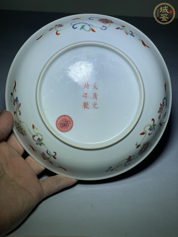 古玩陶瓷龍鳳紋粉彩盤真品鑒賞圖