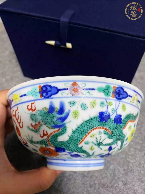 古玩陶瓷青花五彩龍鳳紋碗真品鑒賞圖