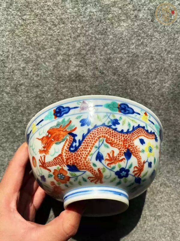 古玩陶瓷青花五彩龍鳳紋碗真品鑒賞圖