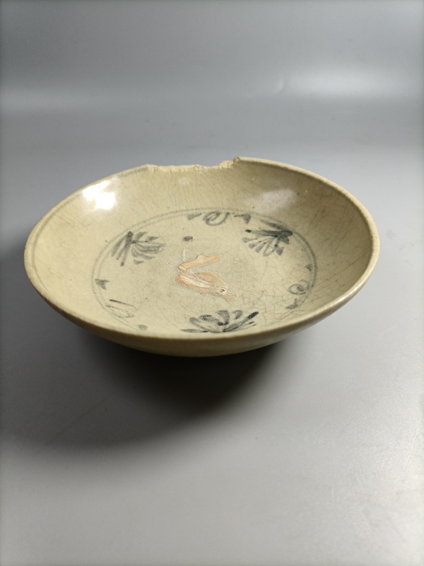 古玩陶瓷正德臥足青花堆塑魚藻紋盤拍賣,當(dāng)前價格288元