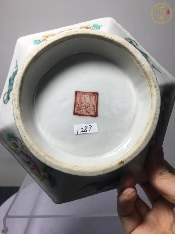 古玩陶瓷花鳥紋粉彩六方盤真品鑒賞圖