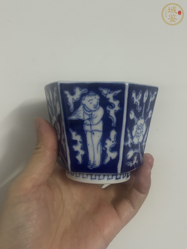 古玩陶瓷人物紋青花杯真品鑒賞圖