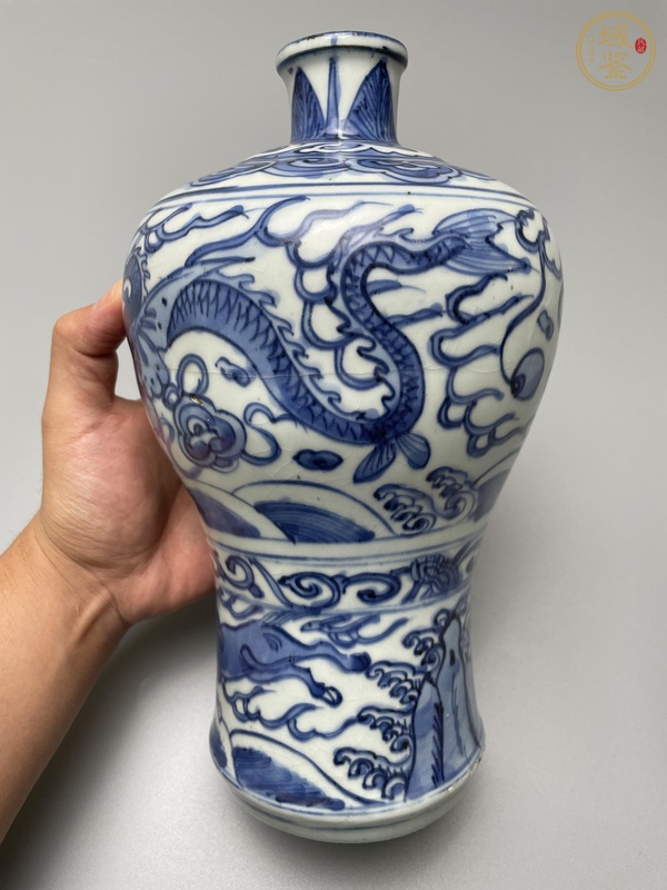 古玩陶瓷青花翼龍紋梅瓶真品鑒賞圖