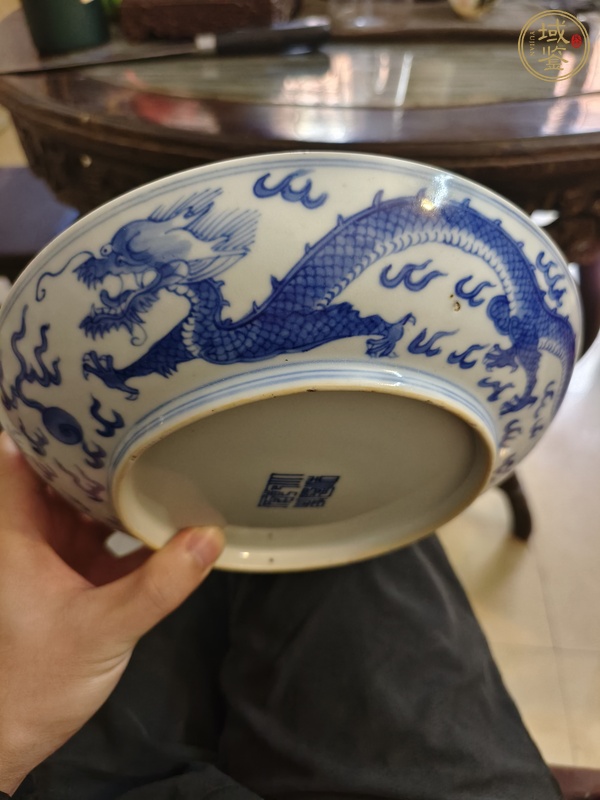 古玩陶瓷龍紋青花盤真品鑒賞圖