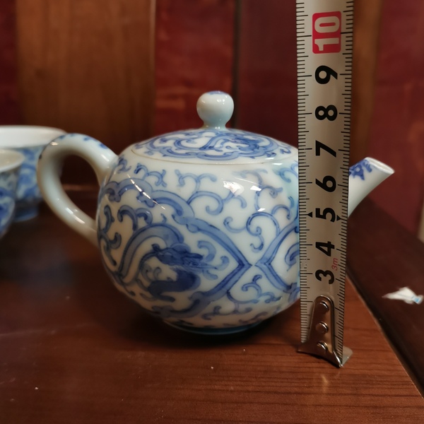 古玩陶瓷【精品優(yōu)惠】民創(chuàng)時期青花花卉紋茶具一套拍賣，當前價格1990元