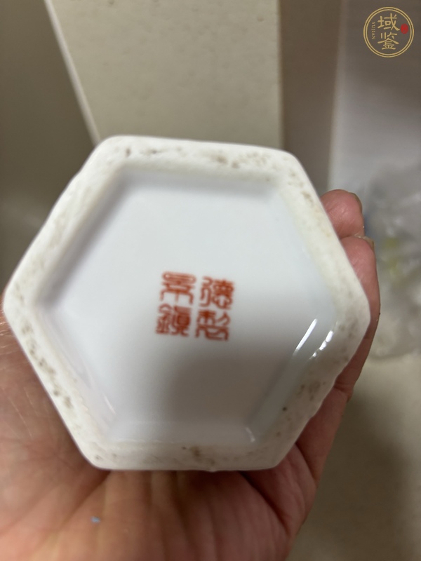 古玩陶瓷粉彩筆筒真品鑒賞圖