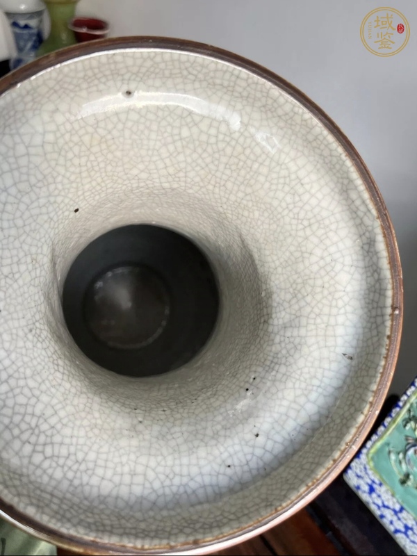 古玩陶瓷哥釉地鐵銹釉青花瓶真品鑒賞圖