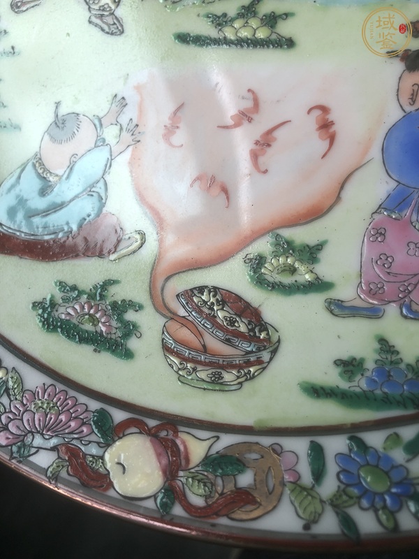 古玩陶瓷嬰戲紋廣彩盤真品鑒賞圖