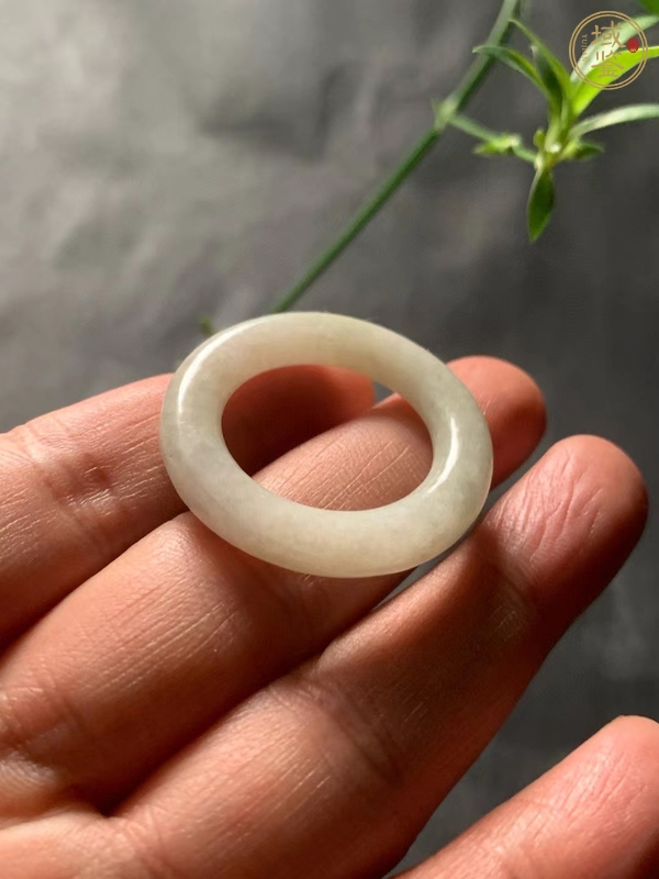古玩玉器天然翡翠雕“素紋環(huán)”真品鑒賞圖