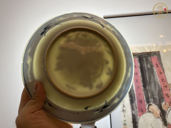 古玩陶瓷花卉紋青花盤真品鑒賞圖